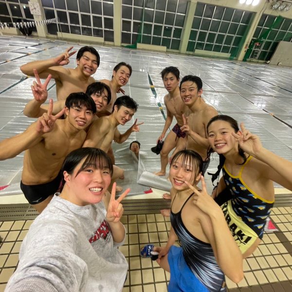 大学　競泳 